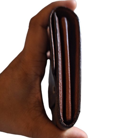 FINAL Sale! 💯 % Authentic LV Sarah Wallet vintage, good condition. - Picture 11 of 16